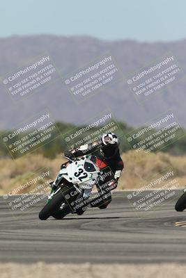 media/Oct-13-2025-Moto Forza (Mon) [[a66d839500]]/3-B Group/Session 3 (Turn 16)/